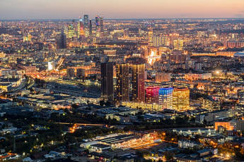 Вид на ночную Москву со смотровой площадки Останкинской телебашни