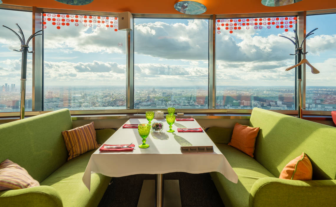 Уровень «КАФЕ» ресторанного комплекса «7НЕБО» на Останкинской башне